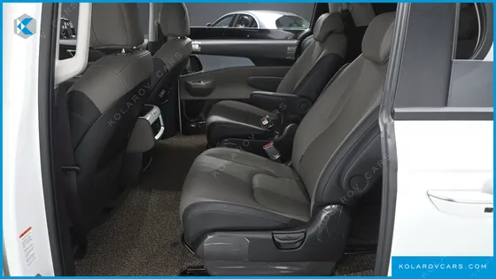 KIA CARNIVAL GASOLINE 9-SEATER PRESTIGE