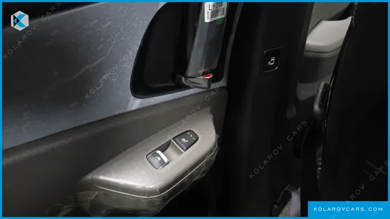 KIA CARNIVAL GASOLINE 9-SEATER PRESTIGE
