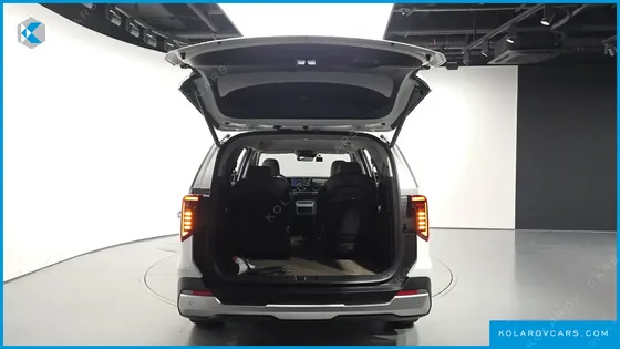 KIA CARNIVAL GASOLINE 9-SEATER PRESTIGE