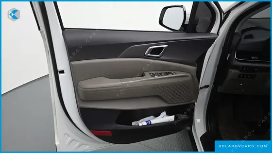 KIA CARNIVAL GASOLINE 9-SEATER PRESTIGE
