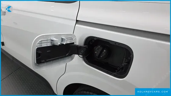 KIA CARNIVAL GASOLINE 9-SEATER PRESTIGE