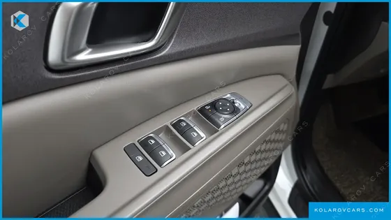 KIA CARNIVAL GASOLINE 9-SEATER PRESTIGE