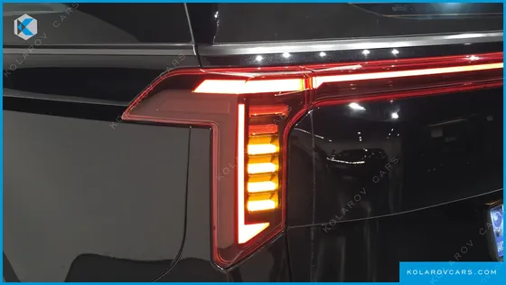 KIA CARNIVAL GASOLINE 9-SEATER GRAVITY