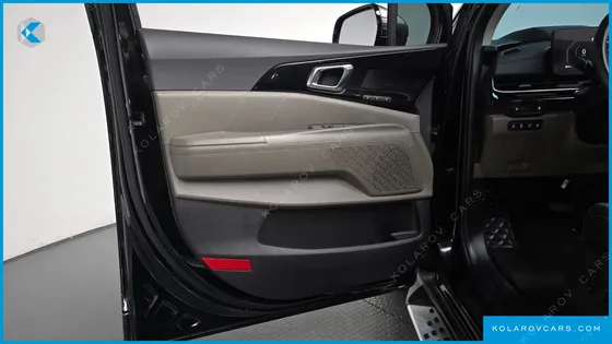 KIA CARNIVAL GASOLINE 9-SEATER GRAVITY