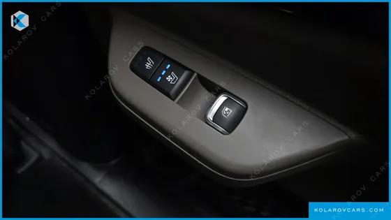 KIA CARNIVAL GASOLINE 9-SEATER GRAVITY