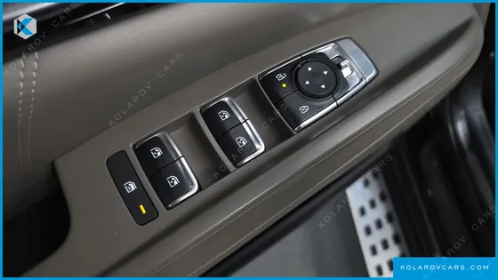 KIA CARNIVAL GASOLINE 9-SEATER GRAVITY