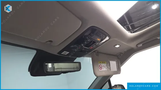 KIA CARNIVAL GASOLINE 9-SEATER GRAVITY