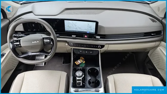 KIA CARNIVAL GASOLINE 7-SEATER NOBLESSE