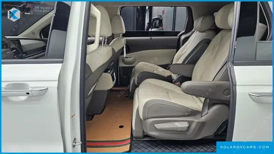 KIA CARNIVAL GASOLINE 7-SEATER NOBLESSE