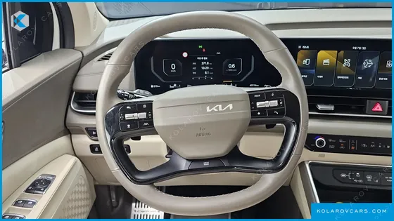 KIA CARNIVAL GASOLINE 7-SEATER NOBLESSE