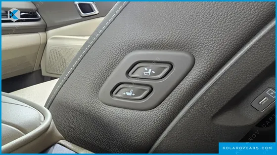 KIA CARNIVAL GASOLINE 7-SEATER NOBLESSE