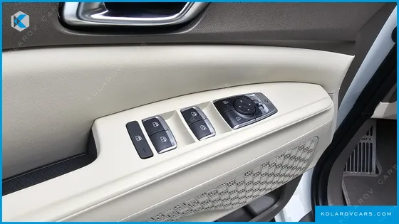 KIA CARNIVAL GASOLINE 7-SEATER NOBLESSE