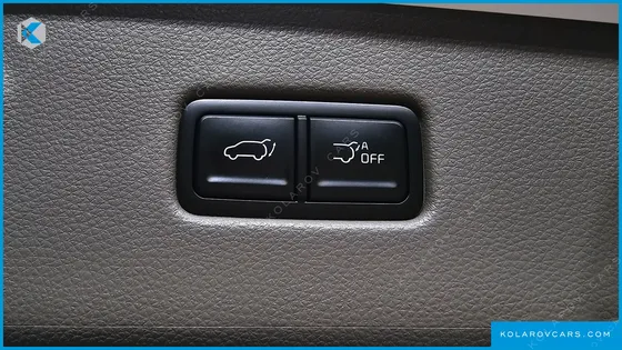 KIA CARNIVAL GASOLINE 7-SEATER NOBLESSE