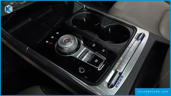 KIA CARNIVAL DIESEL 9-SEATER SIGNATURE
