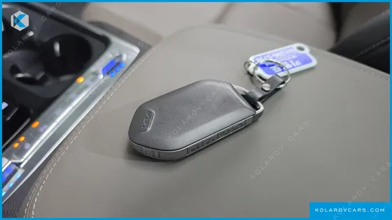 KIA CARNIVAL DIESEL 9-SEATER SIGNATURE
