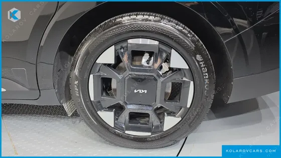 KIA CARNIVAL DIESEL 9-SEATER SIGNATURE