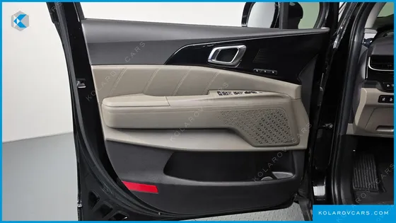 KIA CARNIVAL DIESEL 9-SEATER SIGNATURE