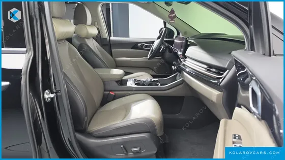 KIA CARNIVAL DIESEL 9-SEATER SIGNATURE