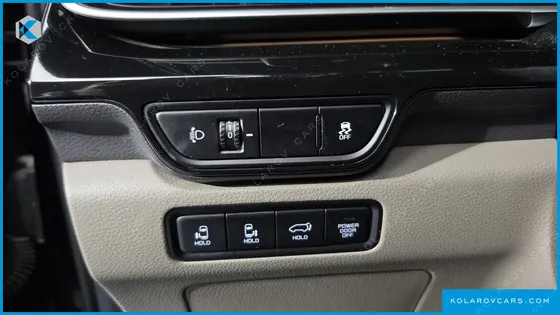 KIA CARNIVAL DIESEL 9-SEATER SIGNATURE