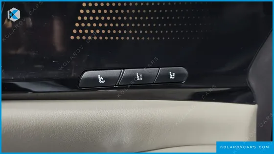 KIA CARNIVAL DIESEL 9-SEATER SIGNATURE