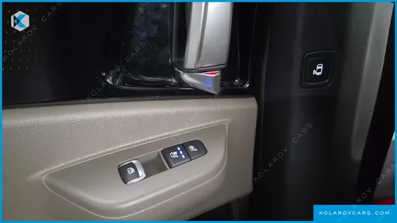 KIA CARNIVAL DIESEL 9-SEATER SIGNATURE