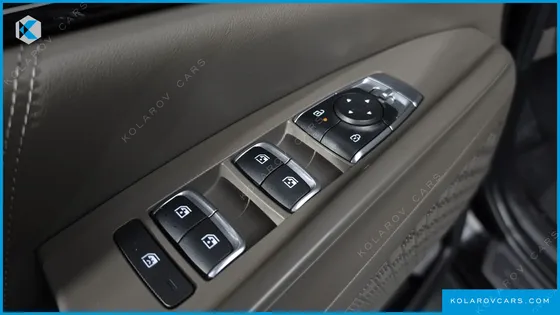 KIA CARNIVAL DIESEL 9-SEATER SIGNATURE