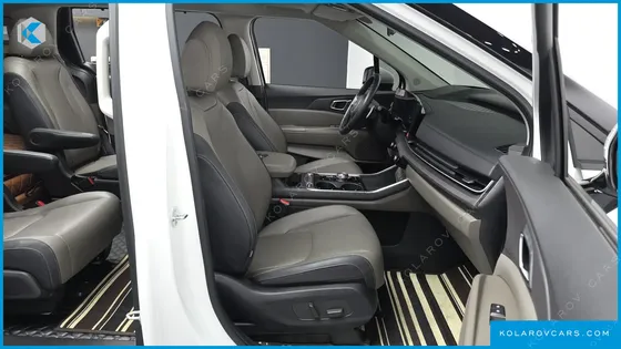 KIA CARNIVAL DIESEL 7-SEATER OUTDOOR