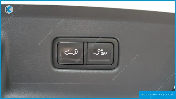 KIA CARNIVAL DIESEL 7-SEATER OUTDOOR