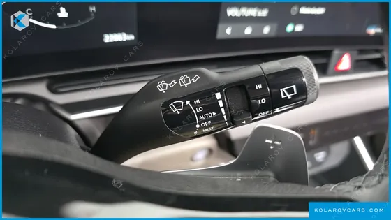 KIA CARNIVAL DIESEL 7-SEATER OUTDOOR