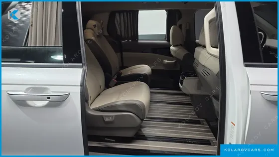 KIA CARNIVAL GASOLINE 9-SEATER HI LIMOUSINE