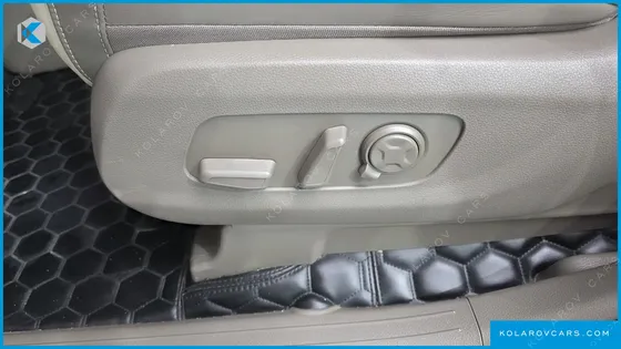 KIA CARNIVAL GASOLINE 9-SEATER HI LIMOUSINE