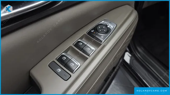KIA CARNIVAL DIESEL 9-SEATER NOBLESSE