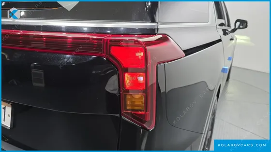 KIA CARNIVAL DIESEL 9-SEATER NOBLESSE