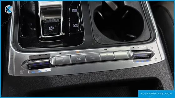 KIA CARNIVAL DIESEL 9-SEATER NOBLESSE