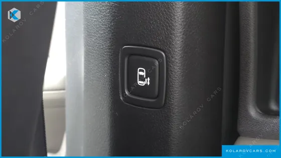 KIA CARNIVAL DIESEL 9-SEATER NOBLESSE