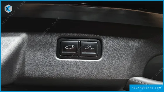 KIA CARNIVAL DIESEL 9-SEATER NOBLESSE