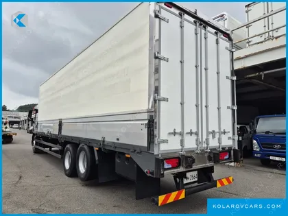 MAN TRUCK CARGO TRUCK 6X2