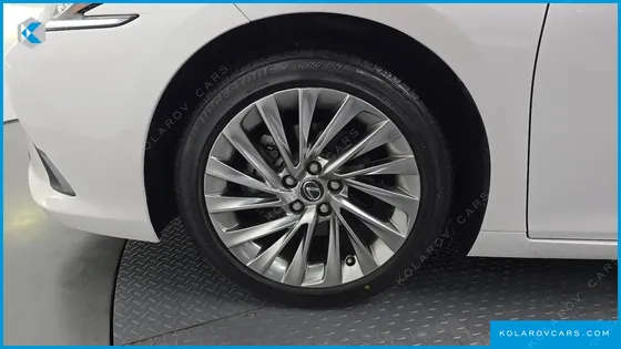 LEXUS ES LUXURY PLUS