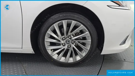 LEXUS ES LUXURY PLUS