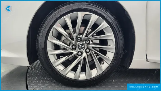 LEXUS ES EXECUTIVE