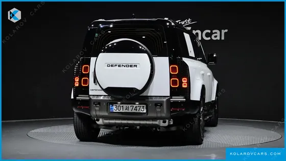LAND ROVER DEFENDER 110 P300 X-DYNAMIC SE