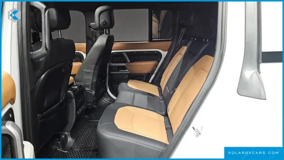 LAND ROVER DEFENDER 110 P300 X-DYNAMIC SE