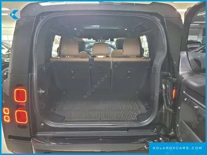 LAND ROVER DEFENDER 110 P300 X-DYNAMIC SE