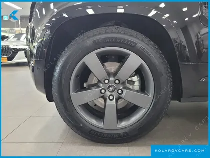 LAND ROVER DEFENDER 110 P300 X-DYNAMIC SE