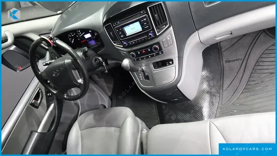 HYUNDAI STAREX VAN 3-SEATER