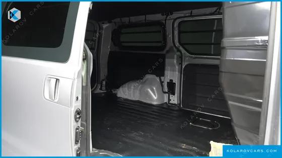 HYUNDAI STAREX VAN 3-SEATER