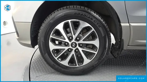HYUNDAI STAREX 4WD URBAN 9-SEATER