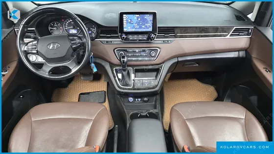 HYUNDAI STAREX 4WD URBAN 9-SEATER