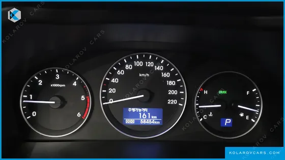 HYUNDAI STAREX 4WD URBAN 9-SEATER