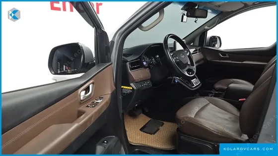 HYUNDAI STAREX 4WD URBAN 9-SEATER
